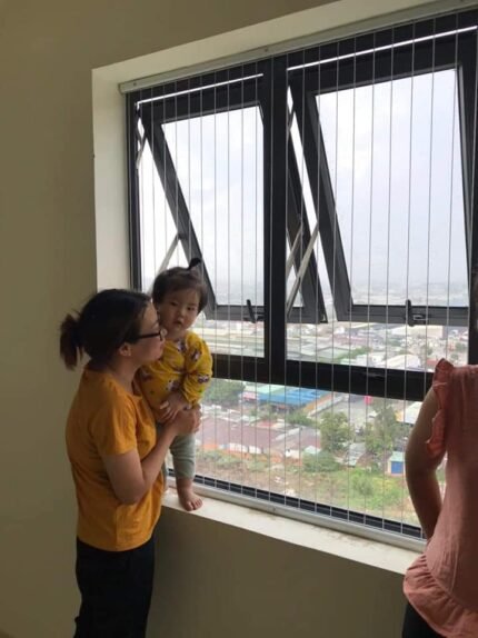 Lưới an toàn cửa sổ chung cư
