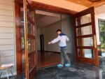 Cửa chống muỗi bánh xe đồng