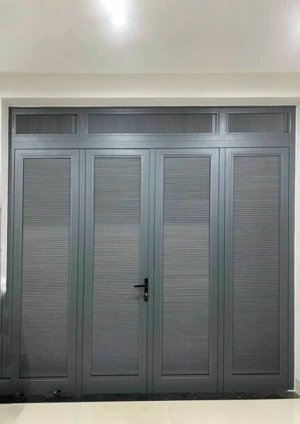 Rèm tổ ong trên kính