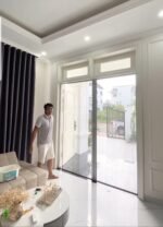 Cửa chống muỗi bánh xe đồng