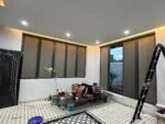 Rèm tổ ong trên kính